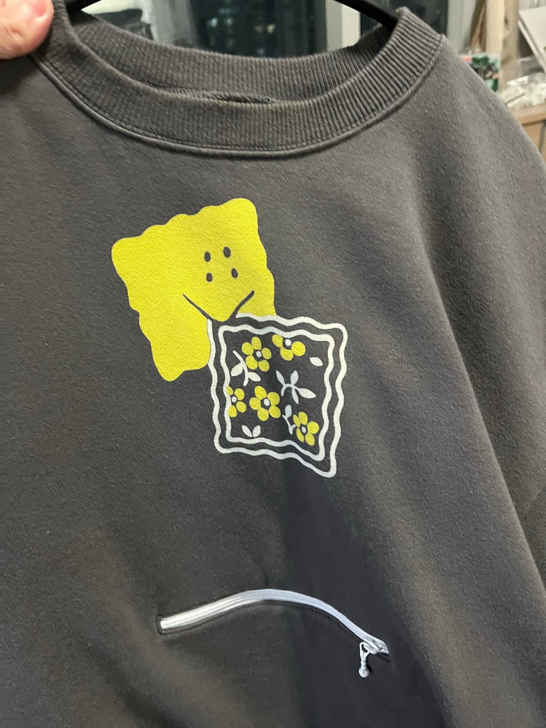 캐피탈 쿠키 맨투맨 잉크블랙 2사이즈 팝니다 상품이미지3