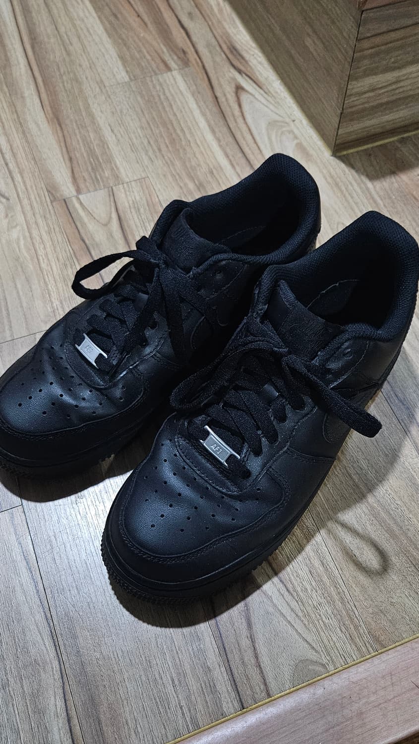 나이키 에어포스 1 '07 로우 트리플 블랙 상품이미지2