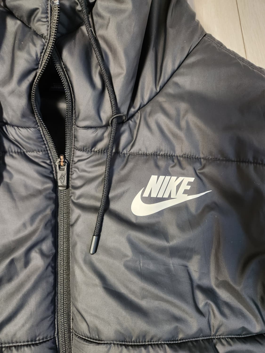 나이키 써마핏 신세틱필 롱패딩 남성m~L 여성xl

남자가 입어도 상관없 상품이미지2