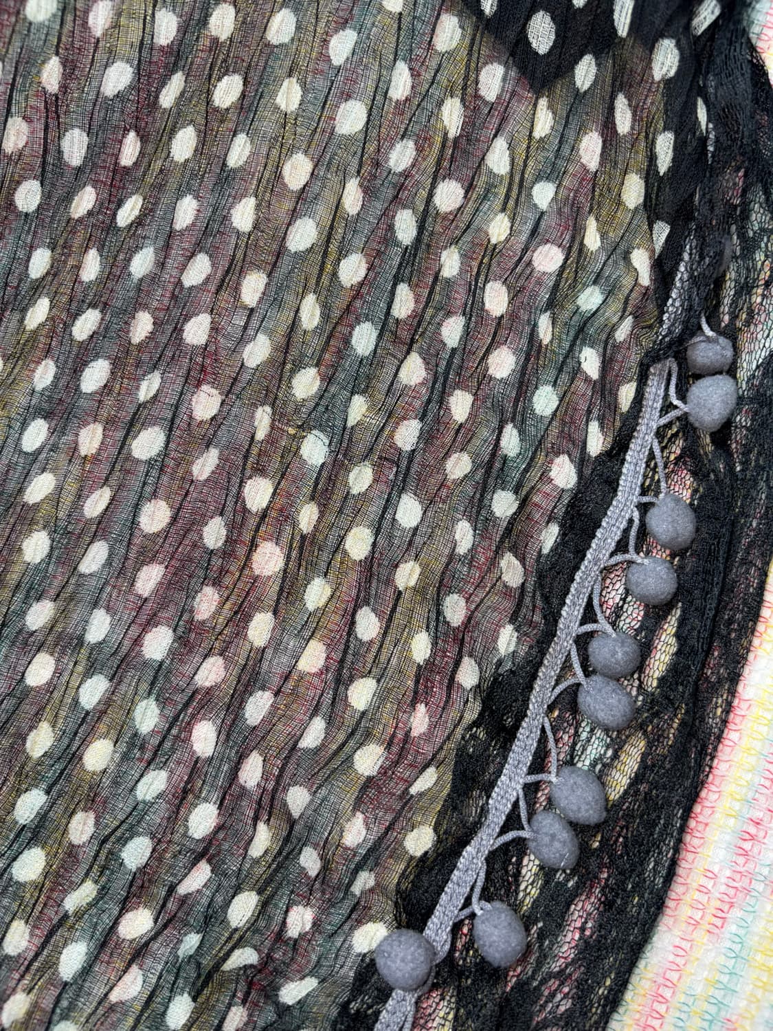 블랙 도트 폼폼 스카프 상품이미지5