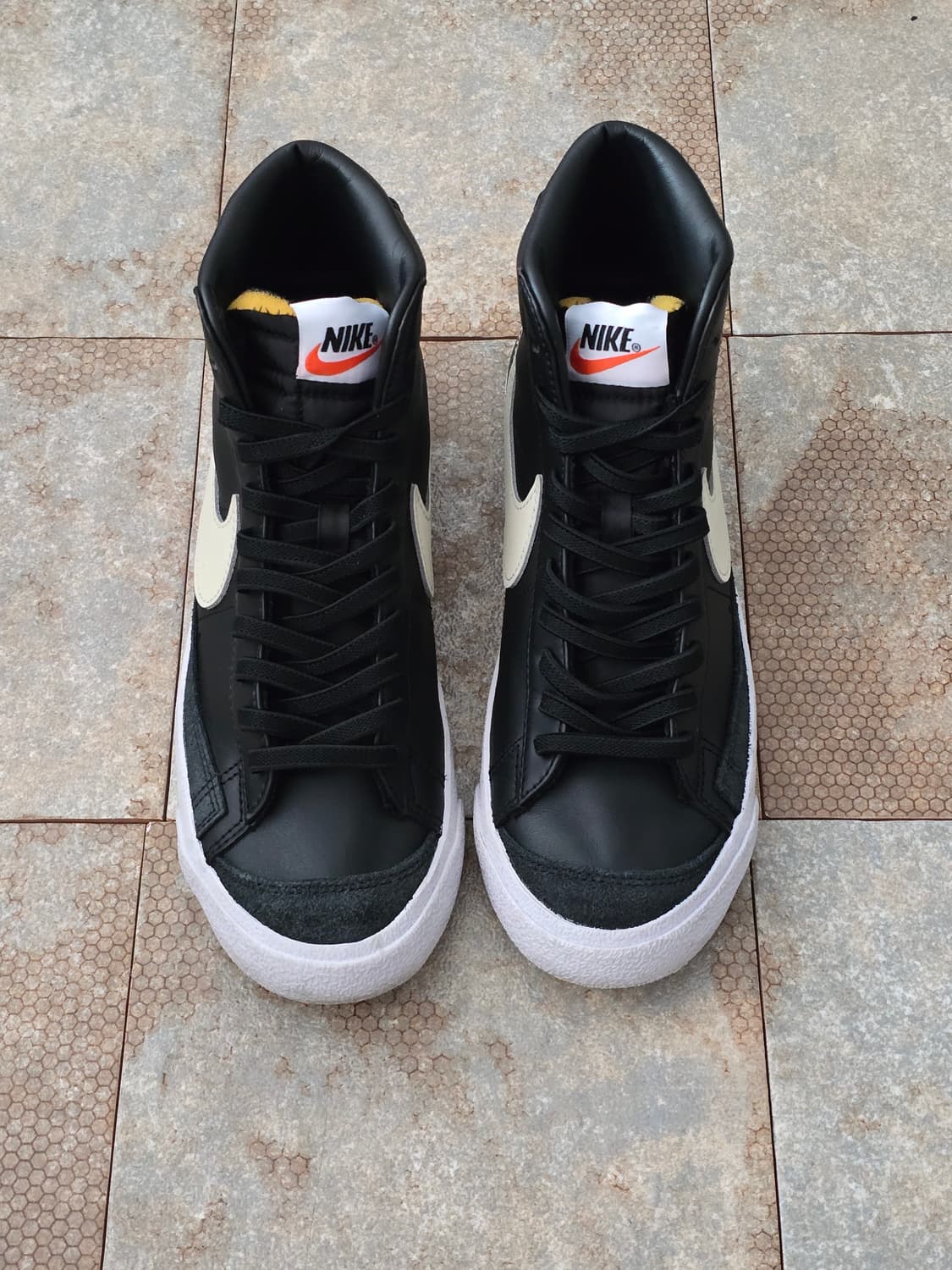 (240)나이키 블레이저 미드 77 빈티지 검흰 상품이미지2