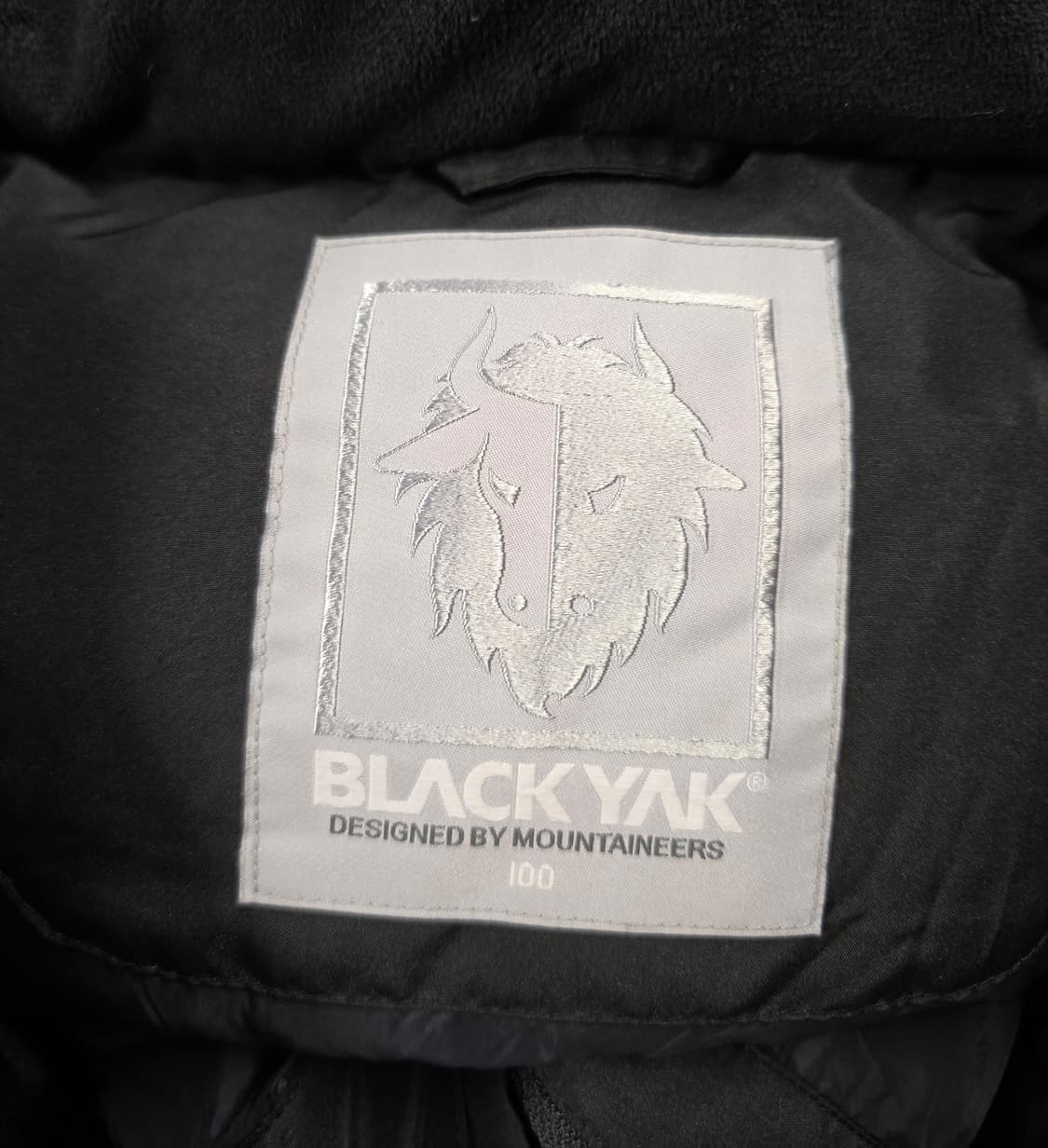 블랙야크 엣지 스톰 구스다운 롱패딩. 
싸이즈 100.  한정판 상품이미지5