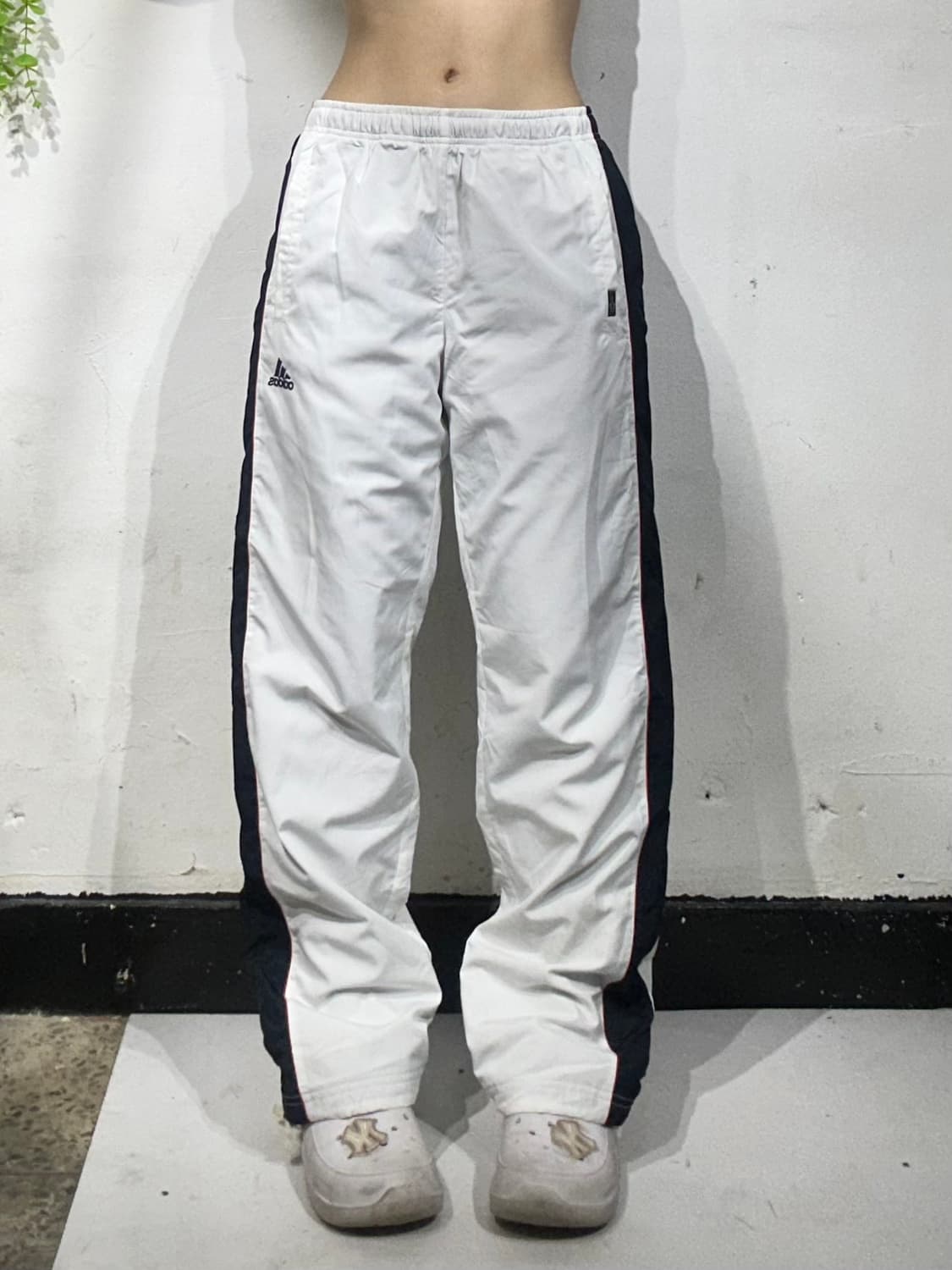 00s 아디다스 화이트 네이비 사이드 라인 와이드 트랙 팬츠 S 상품이미지2