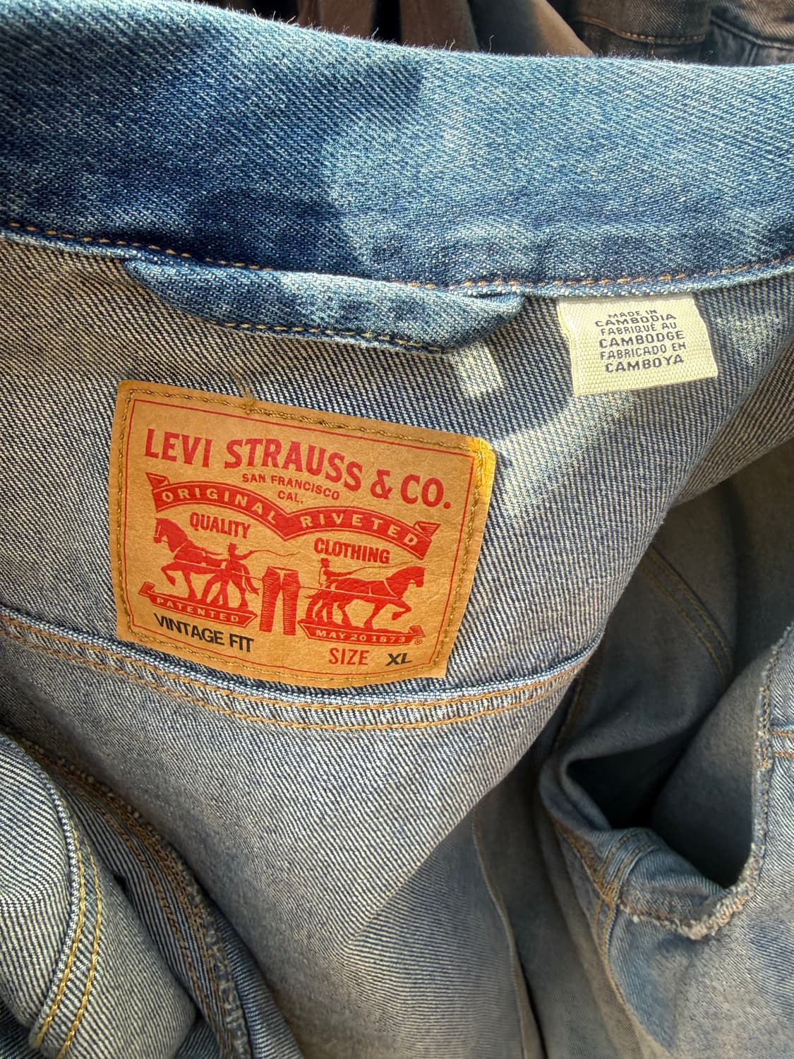 Levi’s Vintage Fit Denim Trucker Jacket 상품이미지7