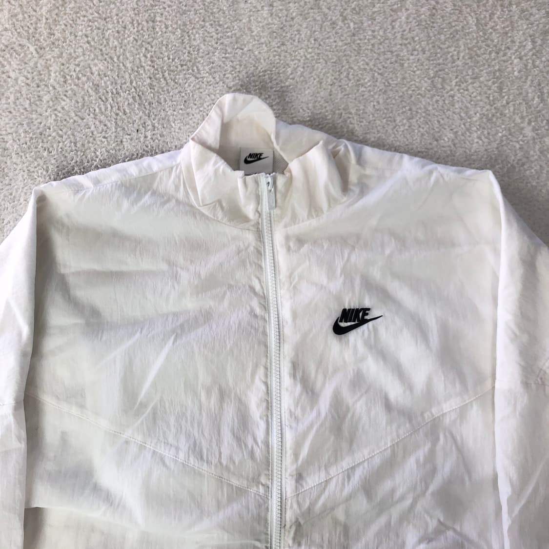 나이키 화이트 바람막이 상품이미지3