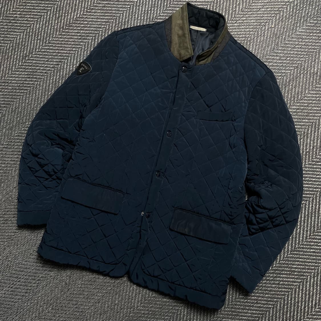 EVISU 에비수 미니멀 뱃지 로고 다이아몬드 퀼팅 자켓y 5392 상품이미지1