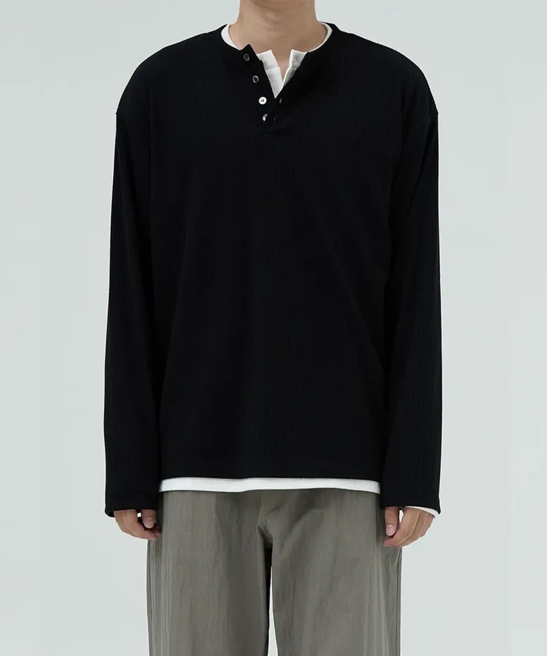 오엑스 스튜디오 모먼트 헨리넥 롱슬리브 화이트 색상 48사이즈입니다 얇은 상품이미지6