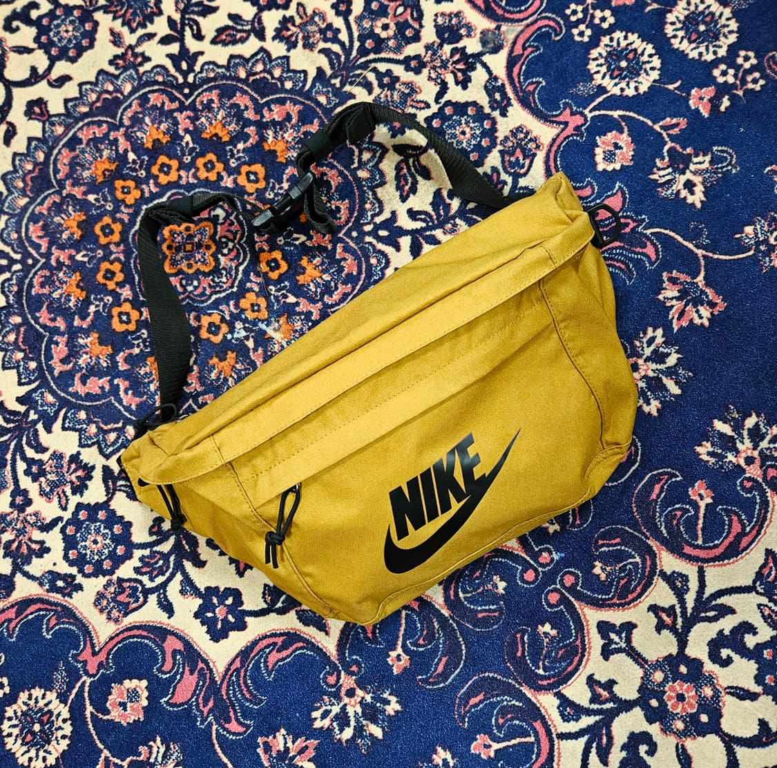 나이키(Nike) 테크 된장 힙 팩 10L 상품이미지1