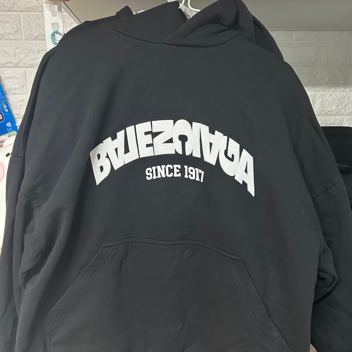 발렌시아가 백 플립 후드티 2사이즈 상품이미지1