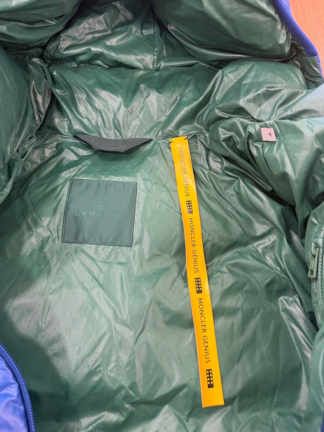 [4] 몽클레어 패딩 상품이미지3