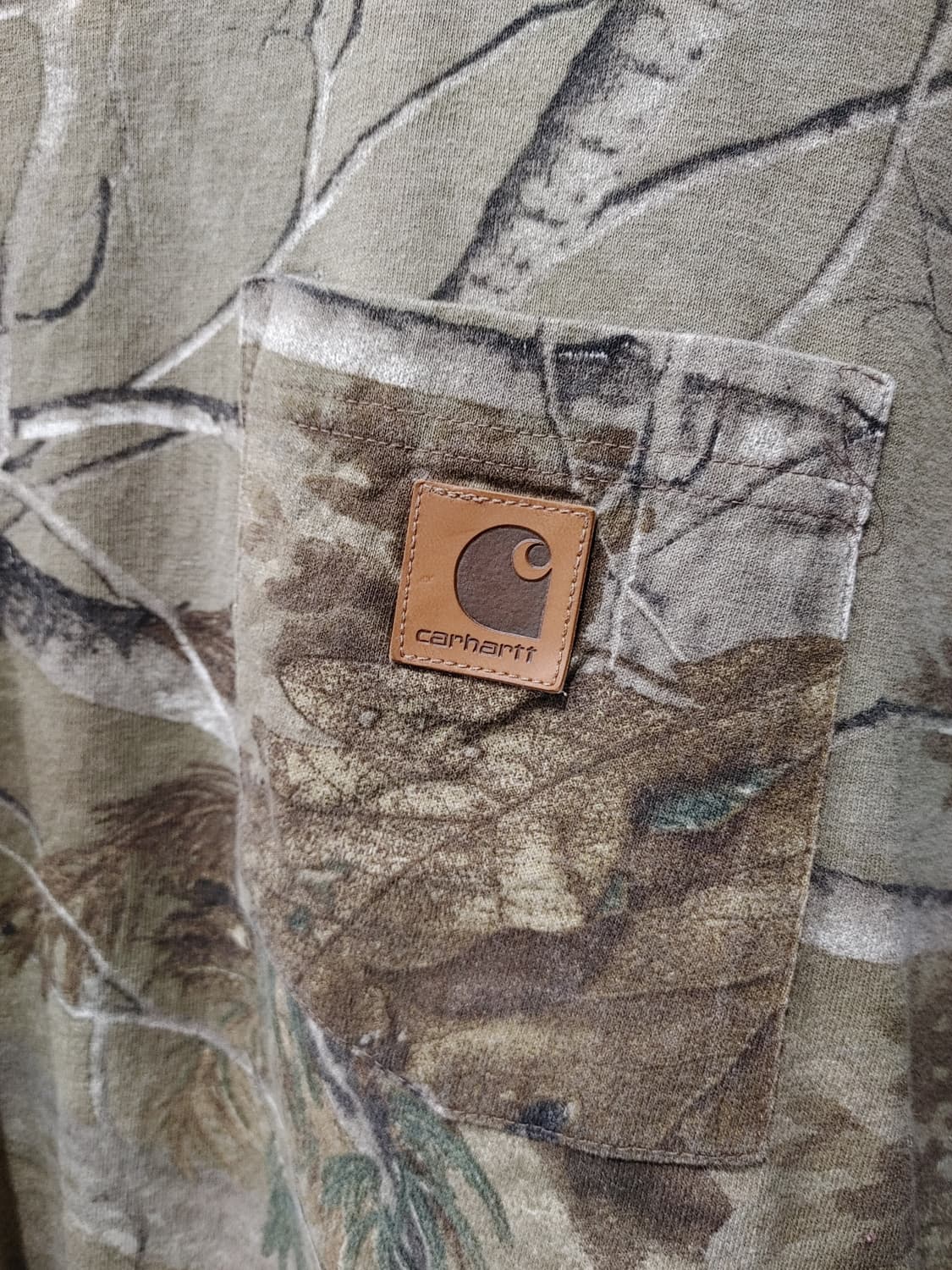 무배) 칼하트 리얼트리 프린팅 로고 긴팔티 - L 상품이미지2