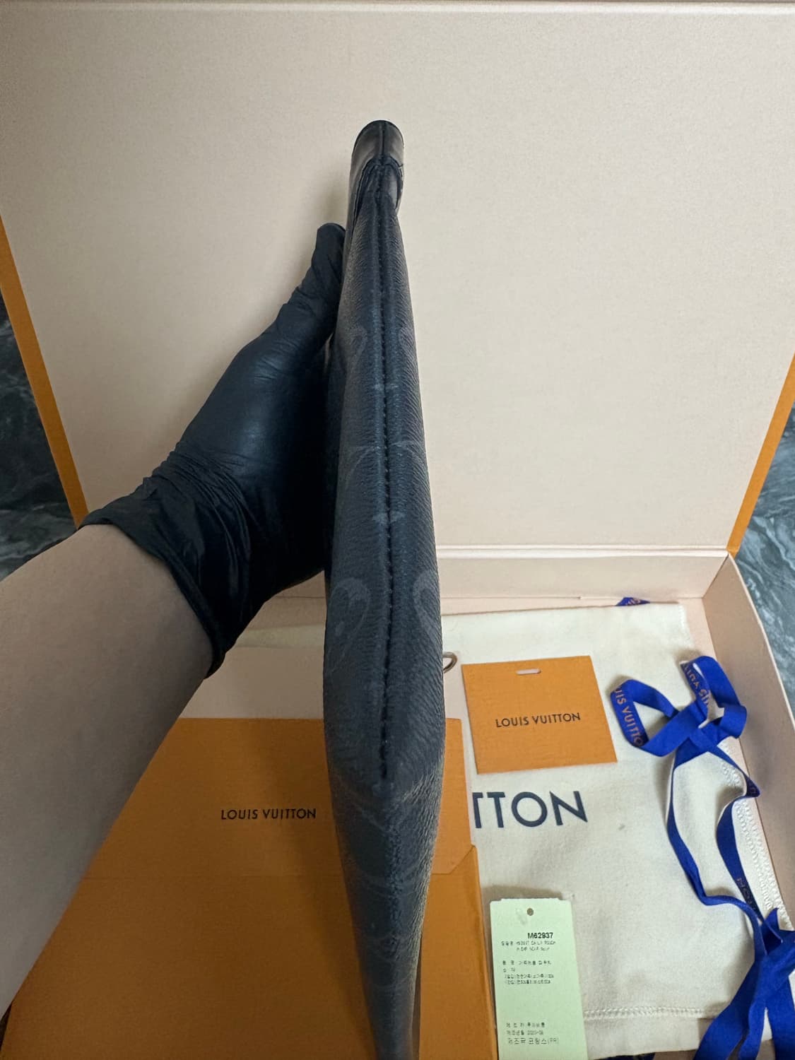 루이비통 포쉐트 아폴로 클러치 상품이미지4