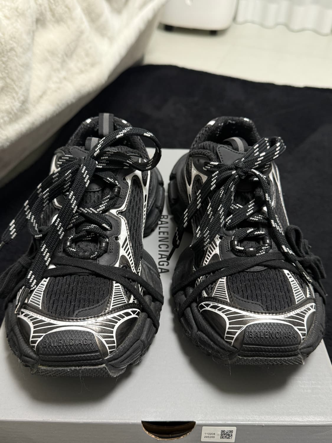 [40] 발렌시아가 3XL 블랙 화이트 상품이미지2