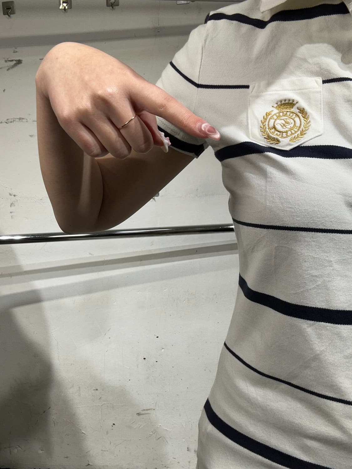 타미 힐피거 스트라이프 화이트 카라 반팔티 XS 상품이미지4