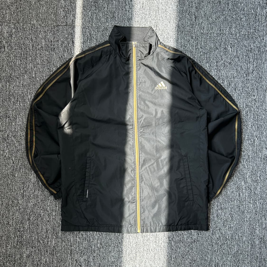 아디다스 골드 사이드라인 바람막이 상품이미지1