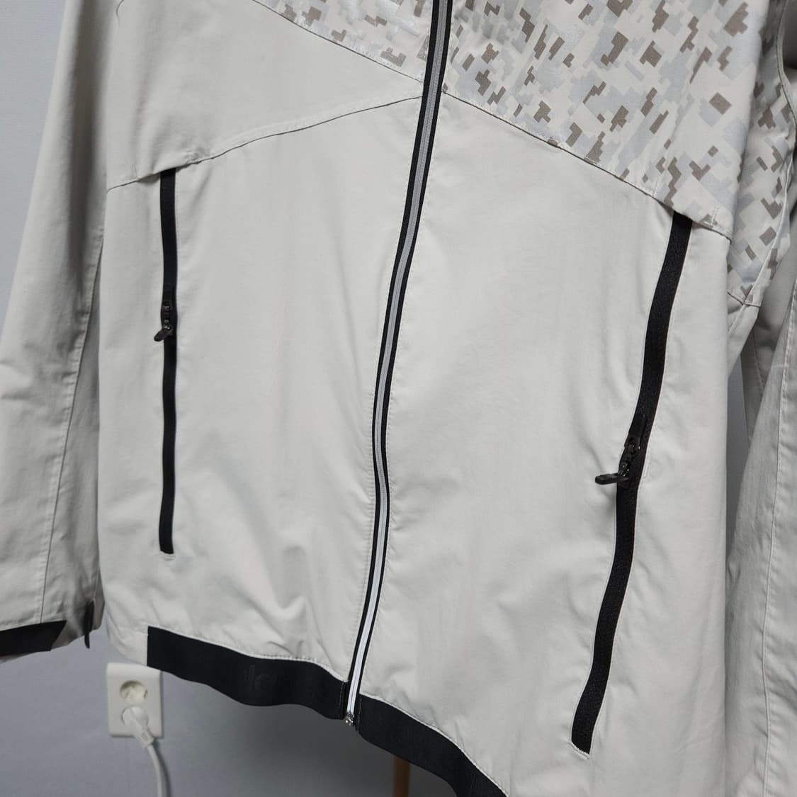 95 ) 뉴발란스 여성 후드 바람막이  상품이미지3