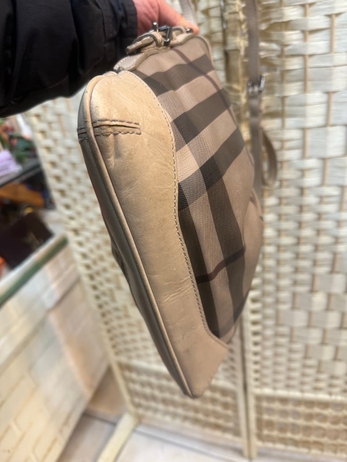 정품 버버리 스모크체크 크로스백 팝니다 상품이미지5