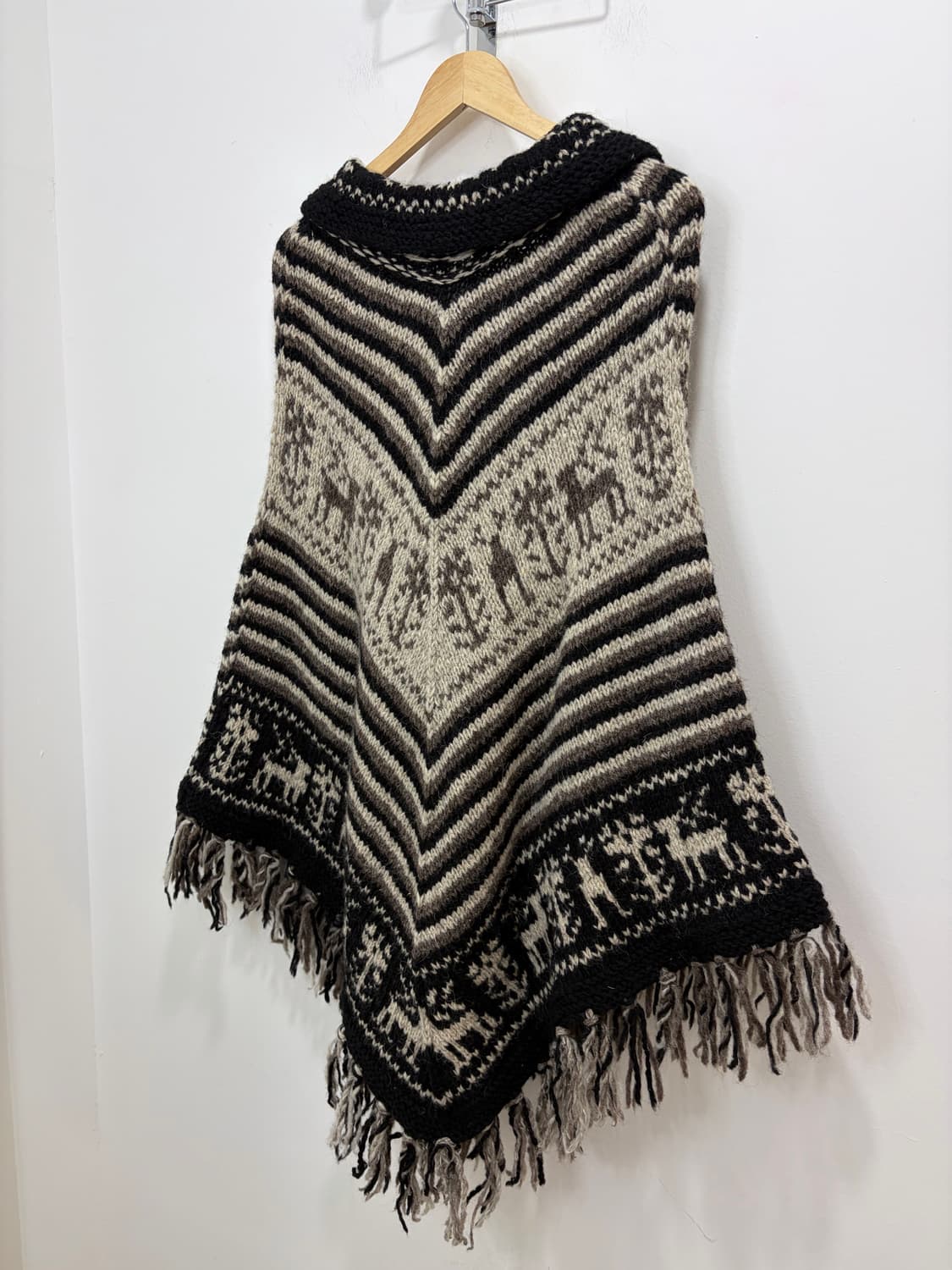 노르딕 모리 케이프 망토 상품이미지10