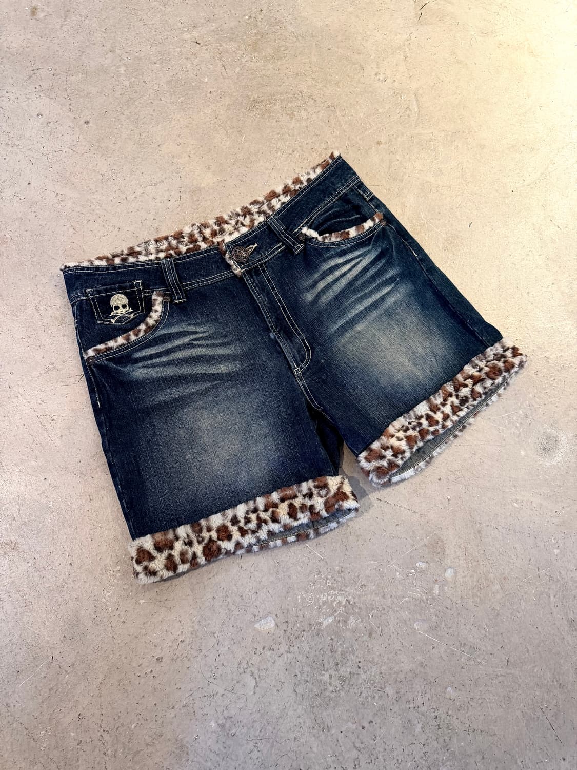 Leopard Trim Denim Shorts  상품이미지1