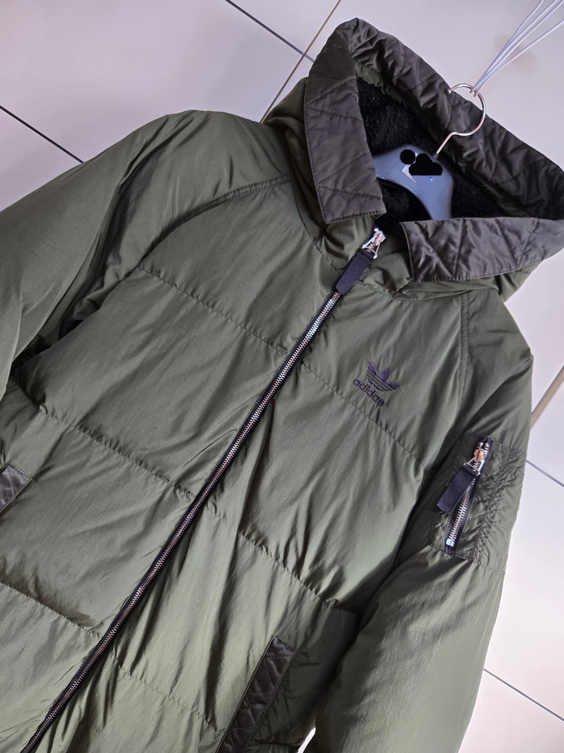 아디다스 남성 봄버 다운 롱패딩 상품이미지2