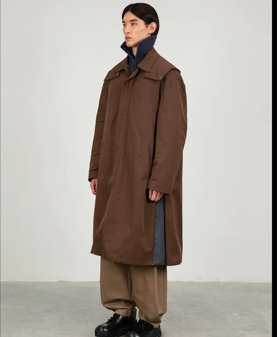 아모멘토 23fw 오버사이즈 패디드 트렌티 코트 상품이미지2