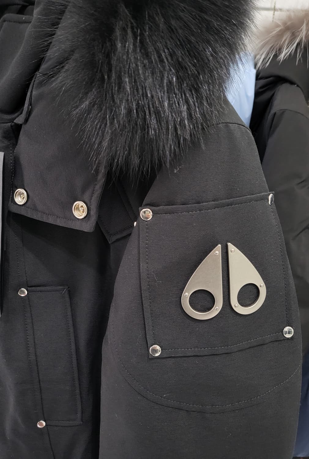 새상품급 정품 무스너클 패딩 블랙 L 상품이미지1