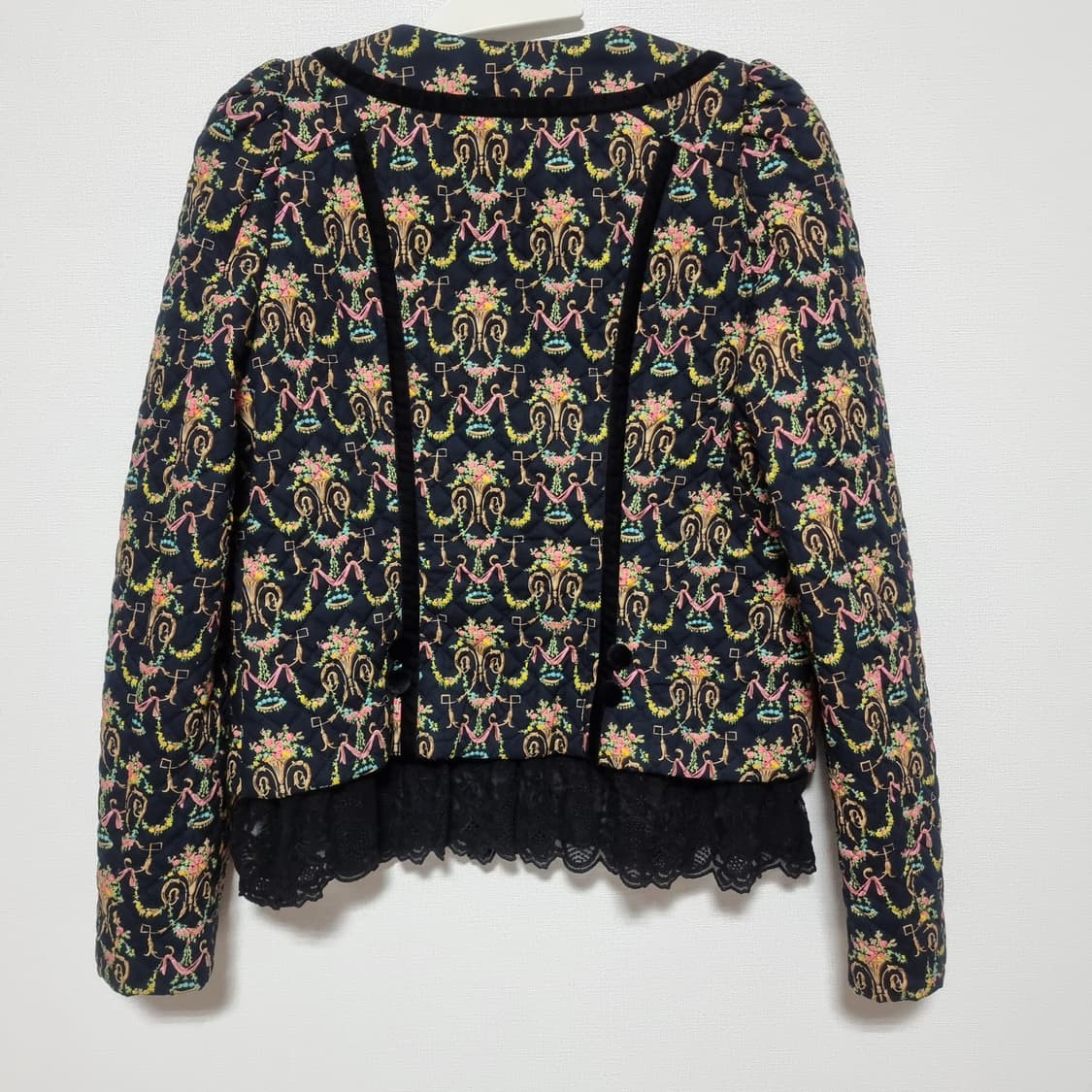 레니본 프릴레이스 밑단 퀼팅 자켓 (55) 상태완벽/실착 단시간 1회 상품이미지5