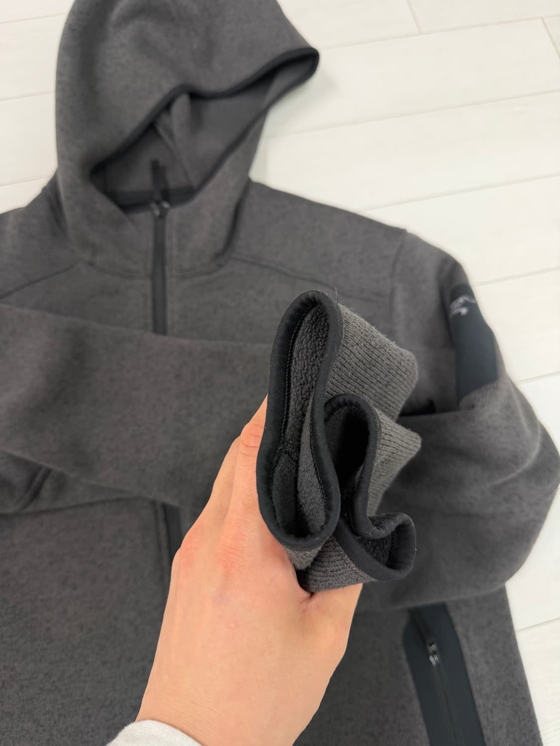 아크테릭스 커버트 후디 M 사이즈 오염없이 상태 좋습니다  상태 9.0/ 상품이미지4