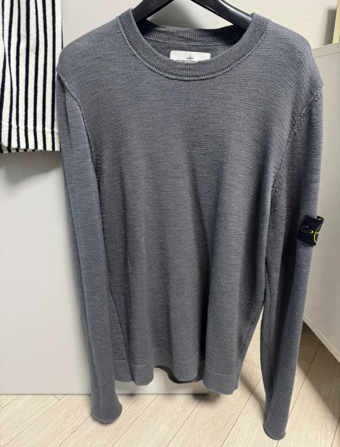 스톤아일랜드/ 그레이 니트/ m 상품이미지1