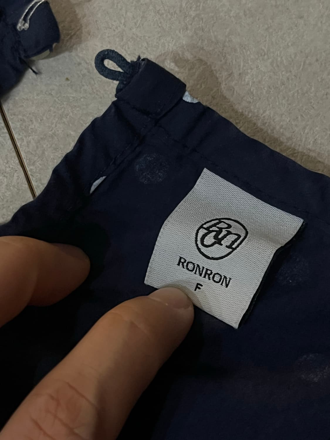 론론 프릴 도트 원피스 네이비 상품이미지5