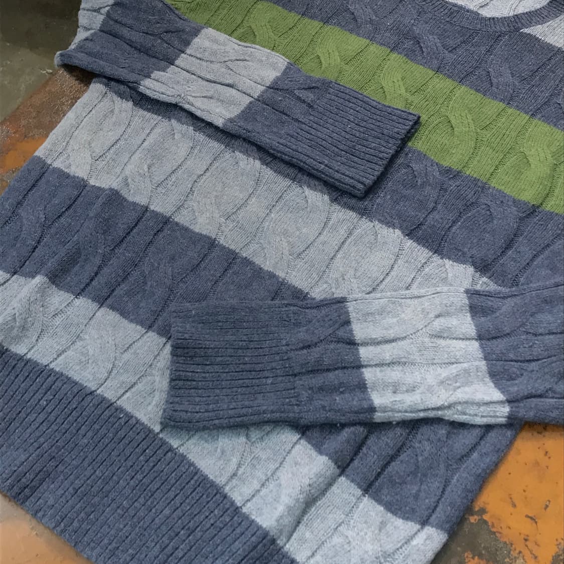 Gap 갭 그레이 컬러링 케이블 니트 남성 105 사이즈  상품이미지4