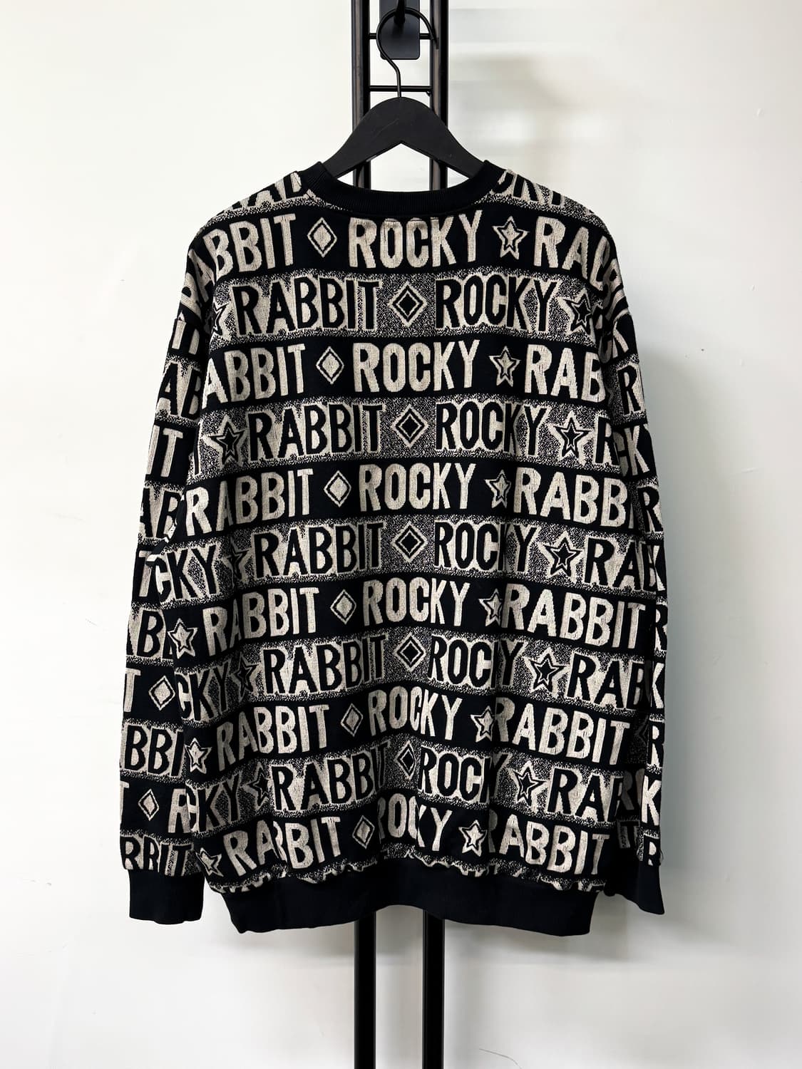 록키래빗 펑키 오버 프린티드 니트 상품이미지3