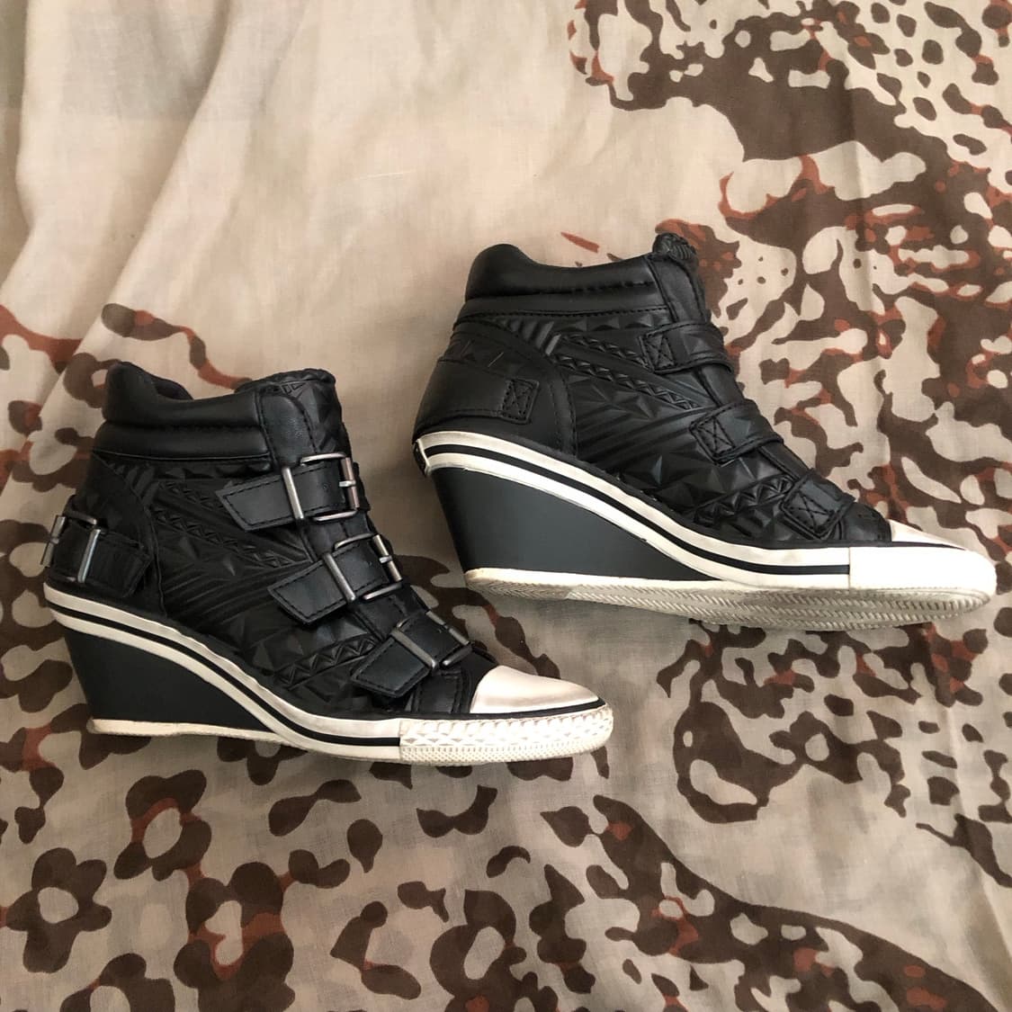 ash 아쉬 버클 양각 블랙 웨지힐 스니커즈 35size 220-225 상품이미지3