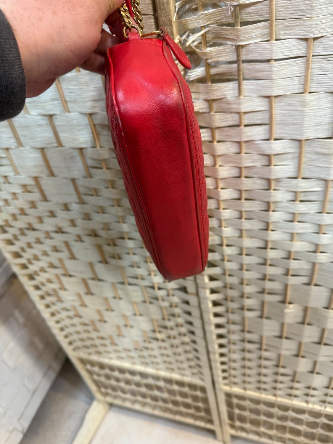 정품 버버리 마이크로 퀄팅 카메라 체인 크로스백 팝니다 상품이미지6