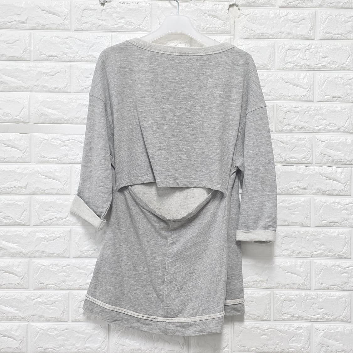 한섬 오즈세컨 큐빅 장식 그레이 블라우스 S 상품이미지4