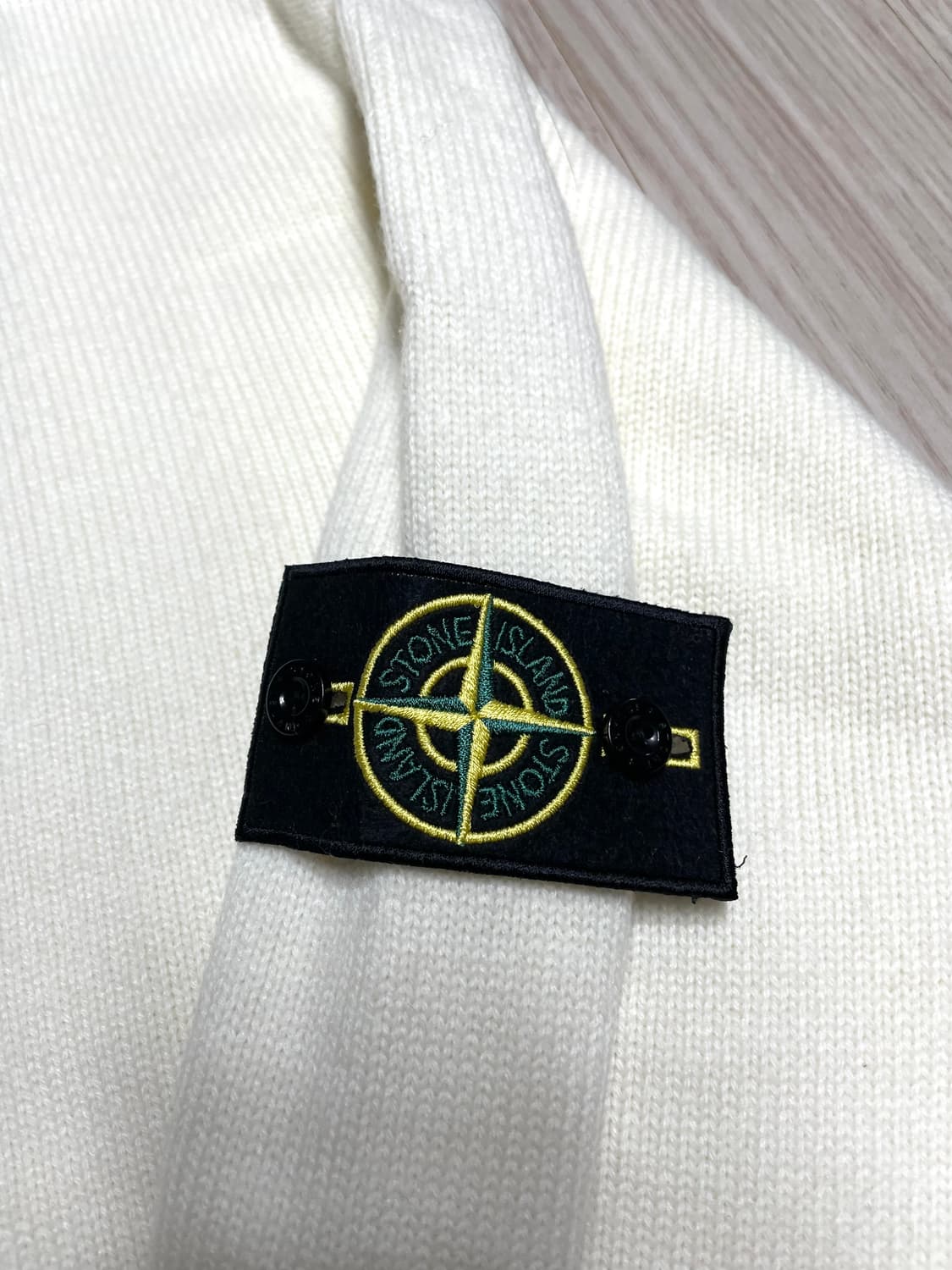 [새상품] 스톤아일랜드 램스울 리브 라운드 니트 상품이미지4