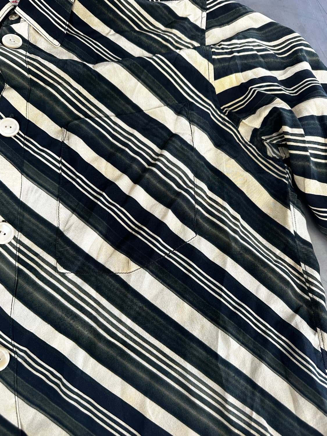 Masu vase pattern shirts 상품이미지3