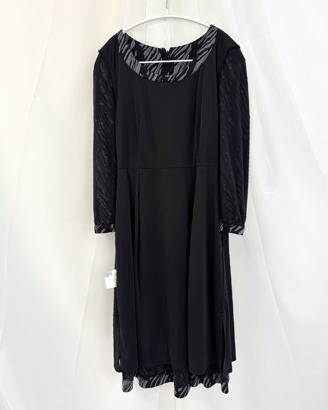 asymmetrical wave pattern pleats ops 상품이미지3