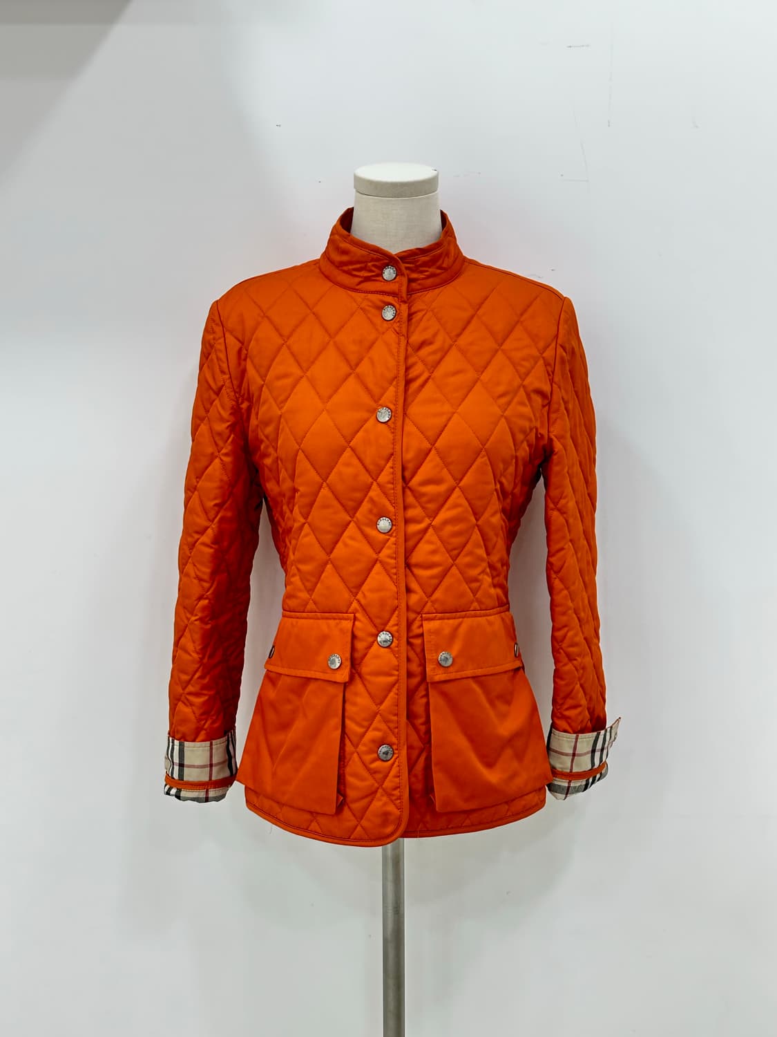 버버리 런던 맥스우드 퀼팅 상품이미지1