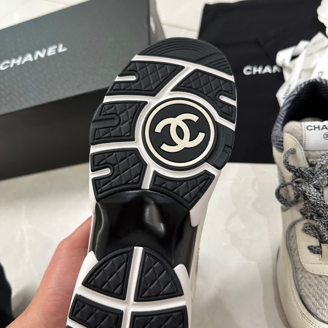 샤넬 스니커즈  상품이미지3