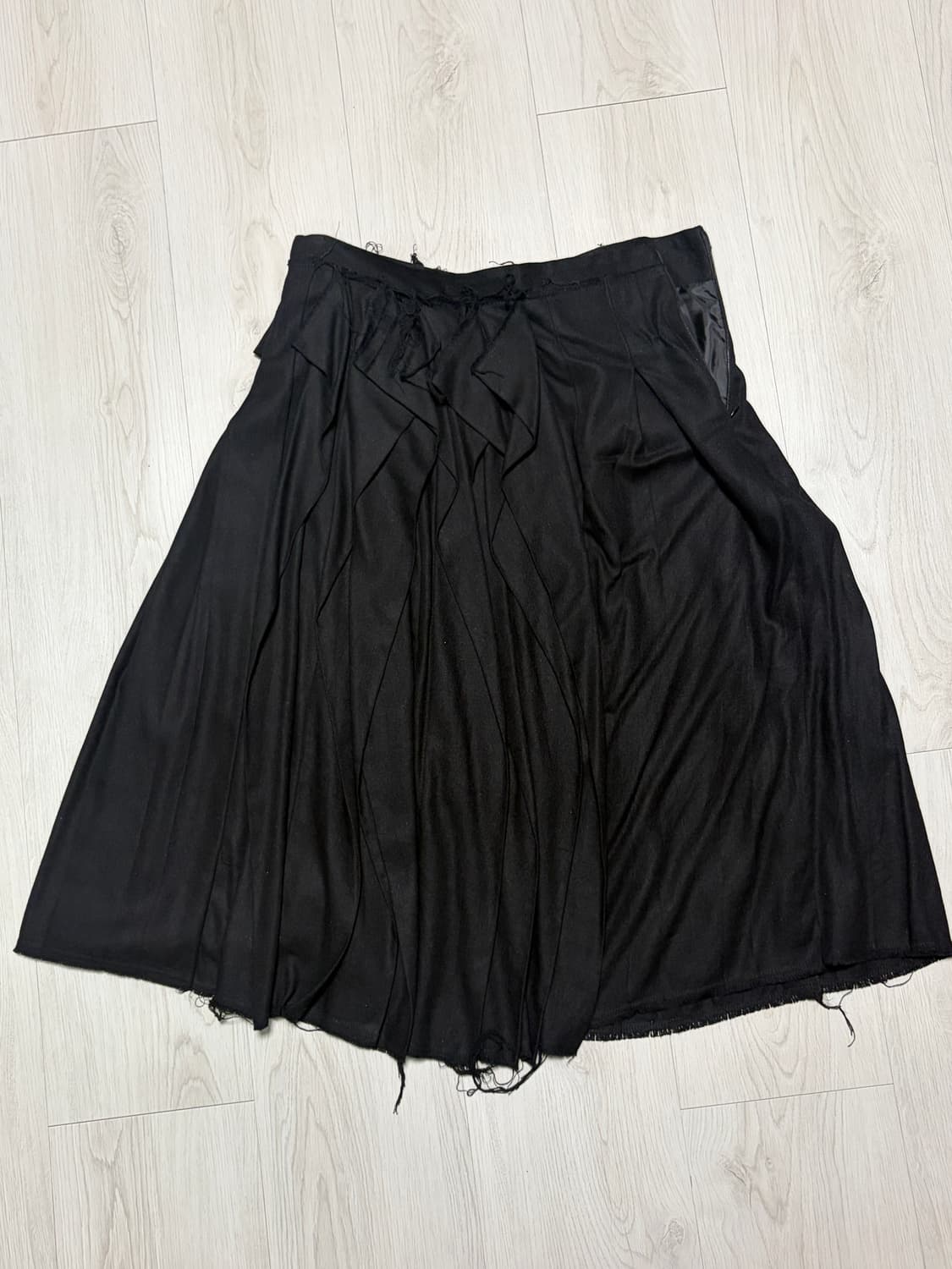 에옹쓰 eonts Offbeat pleats skirt-black(2) 상품이미지2