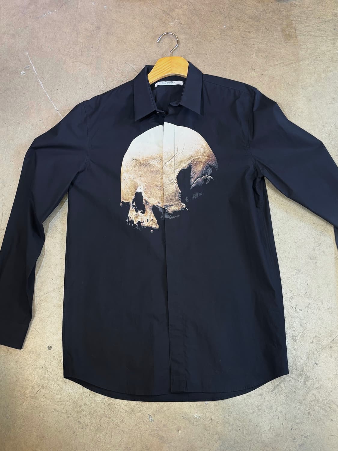 지방시 블랙셔츠 상품이미지1