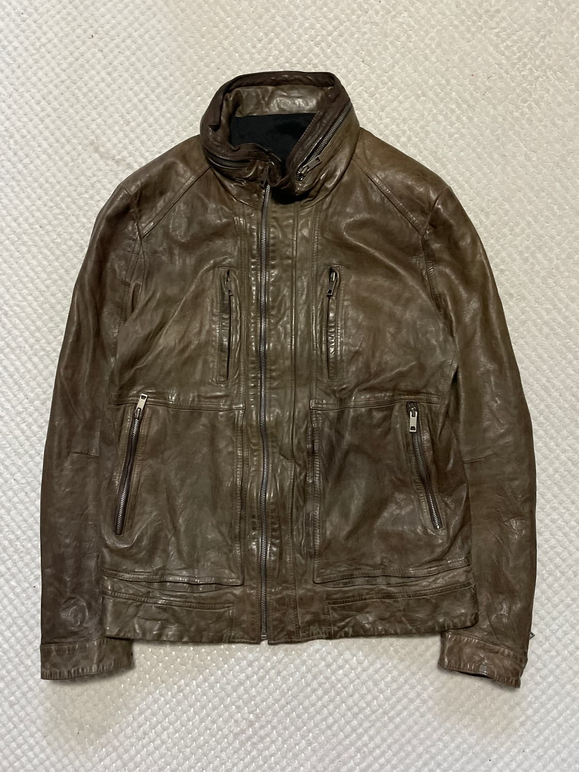 웨스턴 무드 이테리 램스킨 양가죽 하이넥 절개 레더 자켓 브라운 상품이미지1