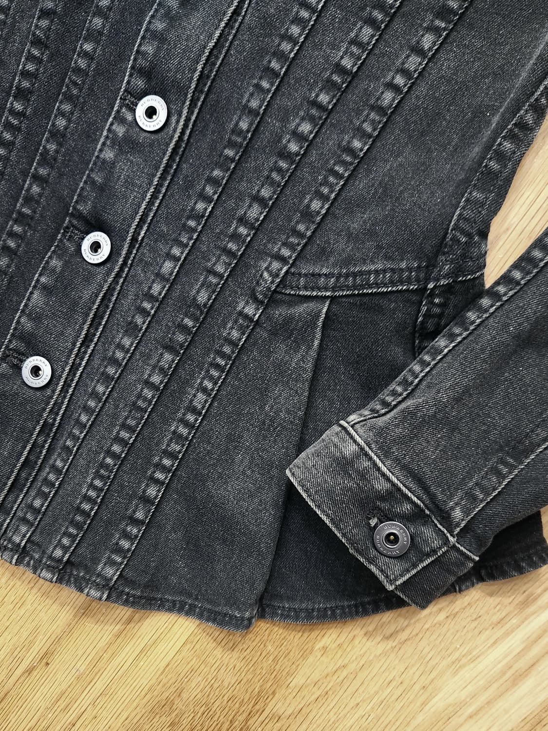 버버리 정품 여성 흑청 데님자켓XS 상품이미지5