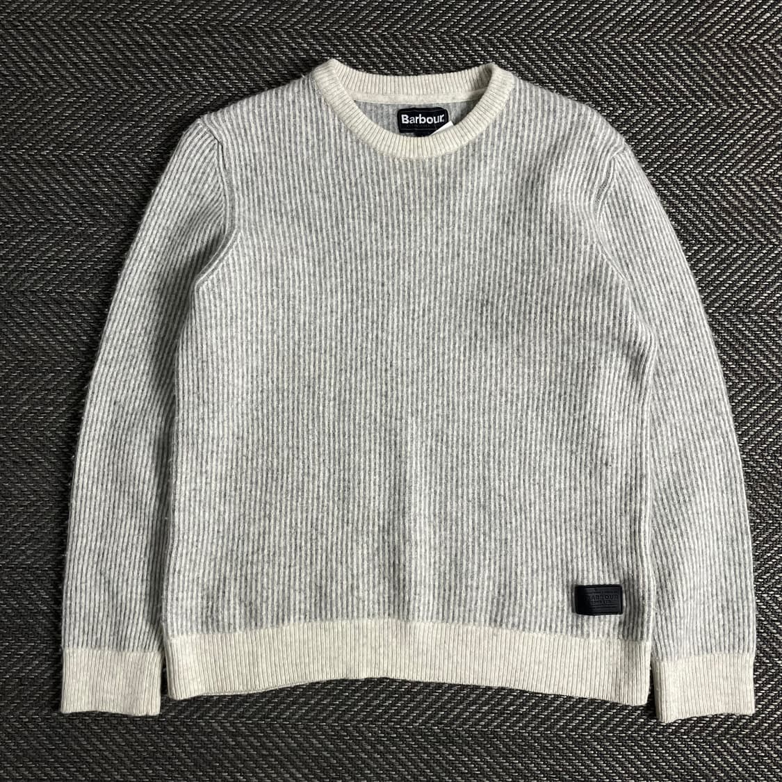 바버 UK 헤리티지 가죽 패치 로고 스웨터o3240 상품이미지1