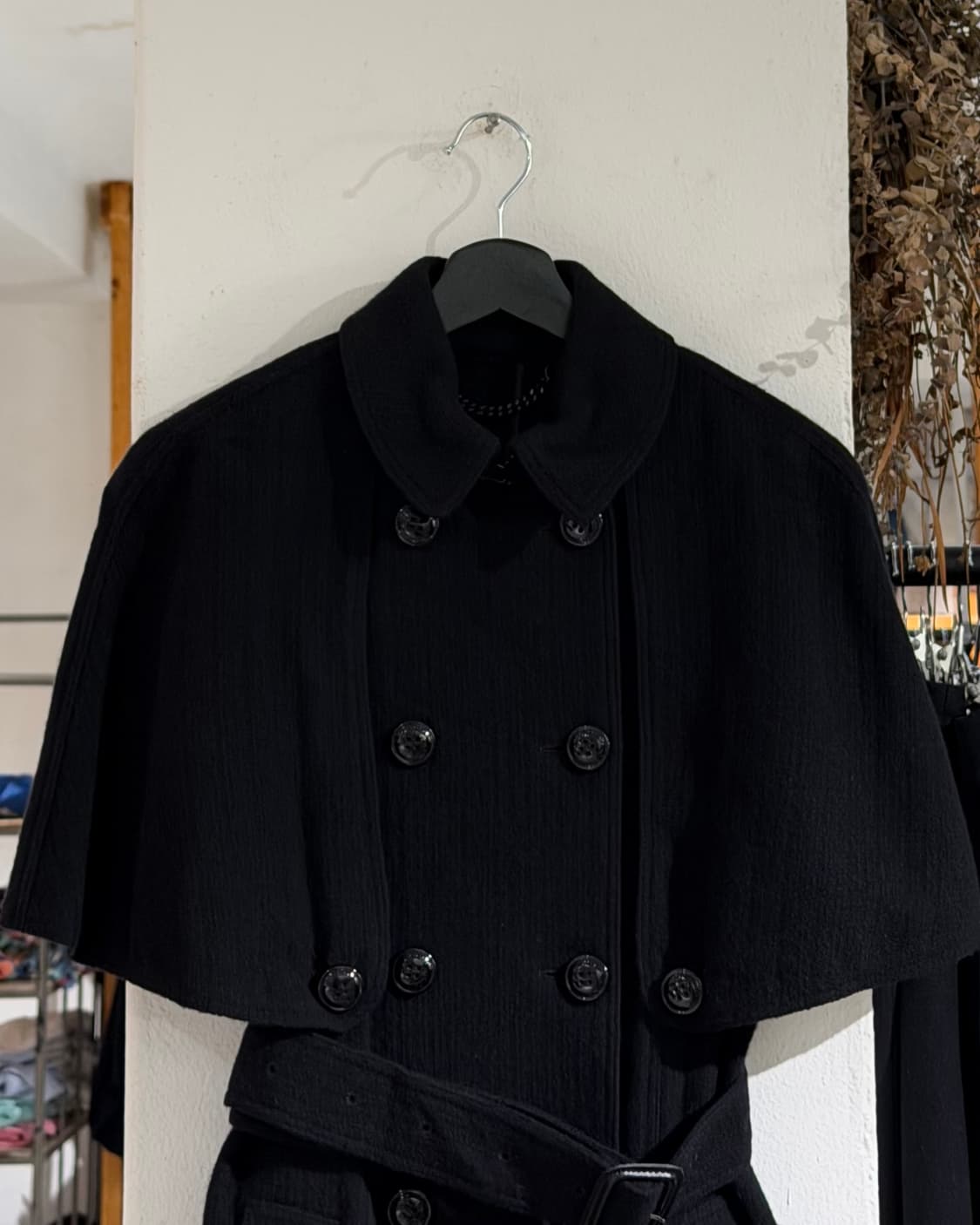 버버리 블랙 투버튼 반팔 벨티드 코트 상품이미지4