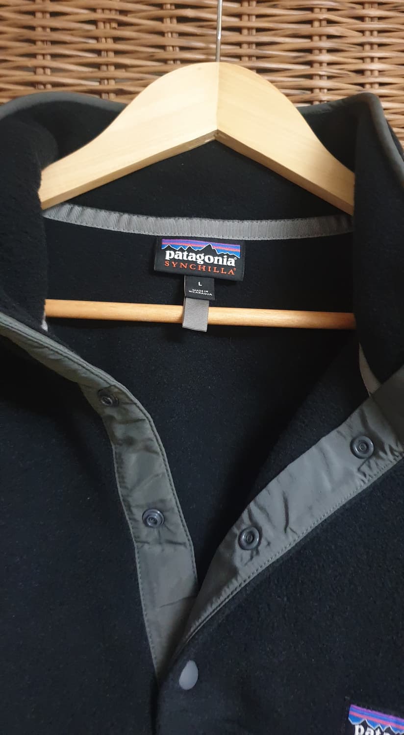 파타고니아 라이트 신칠라 스냅티 풀오버 블랙 그레이트림 L사이즈 상품이미지5