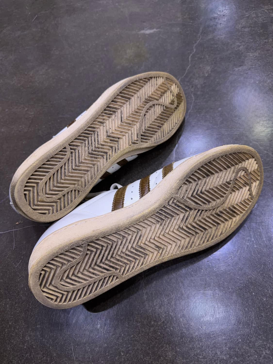 아디다스 슈퍼스타 80's 빈티지 화이트 브라운 레더 스니커즈 275 상품이미지9