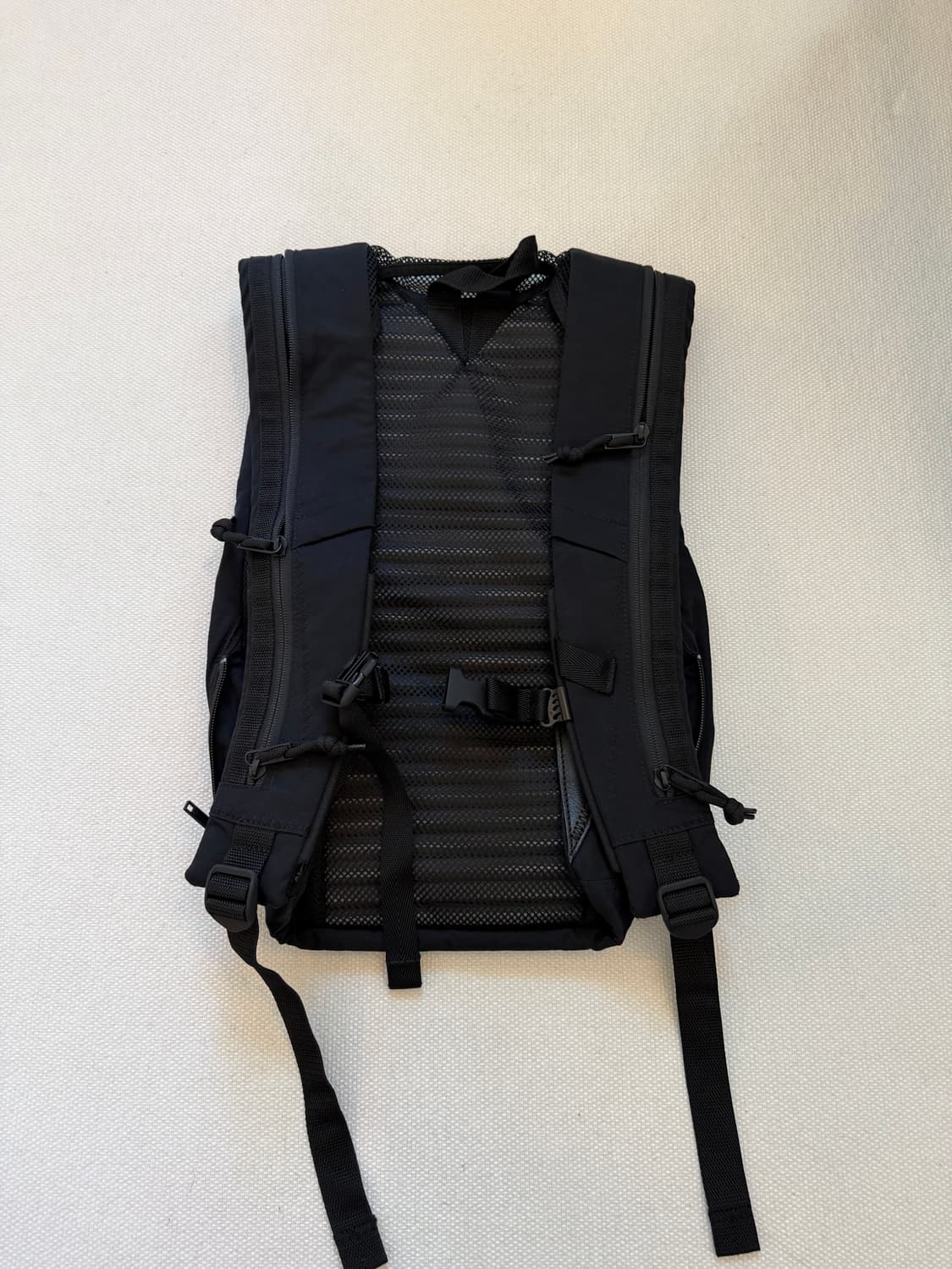 Y-3 런닝 백팩 (1회 착용) 상품이미지4