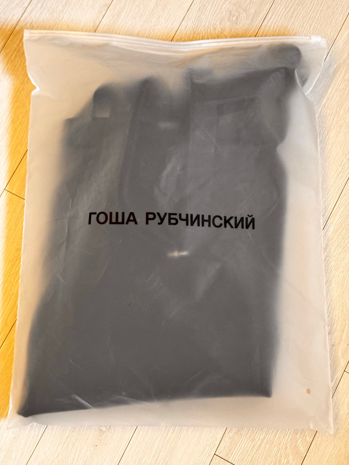 고샤 루브친스키 토트백 블랙 상품이미지2